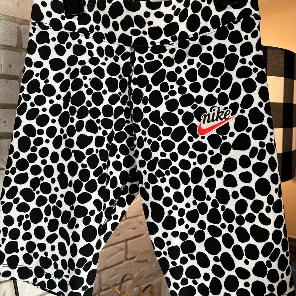 NIKE MID RISE BIKER SHORT women S